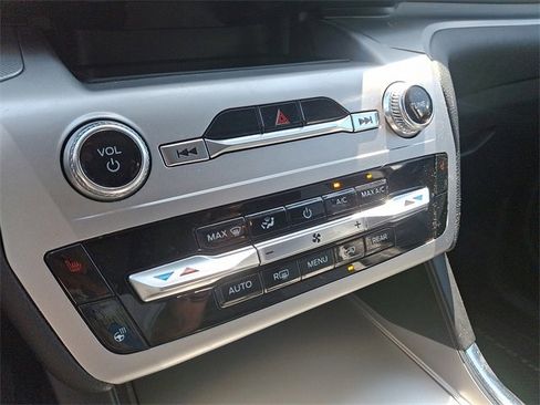 Certified 2022 Ford Explorer XLT w/ Equipment Group 202A image 17