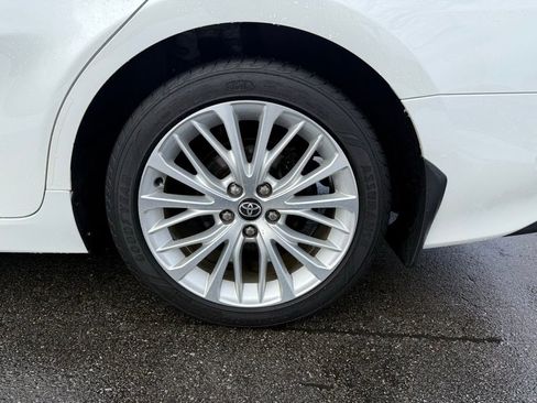 Used 2020 Toyota Camry XLE image 25