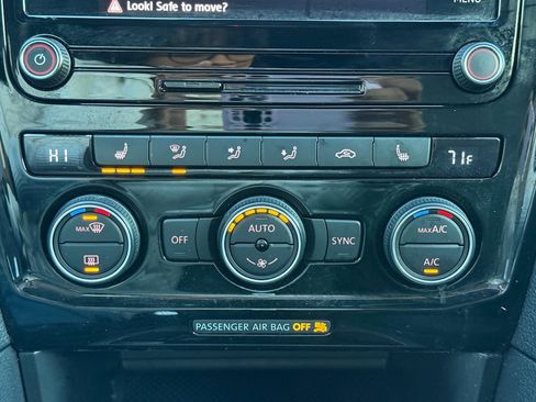 Used 2021 Volkswagen Passat 2.0T R-Line image 25