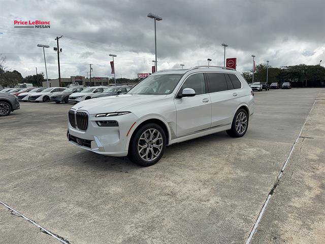 Used 2024 BMW X7 xDrive40i w/ Premium Package AWD/4WD image 17