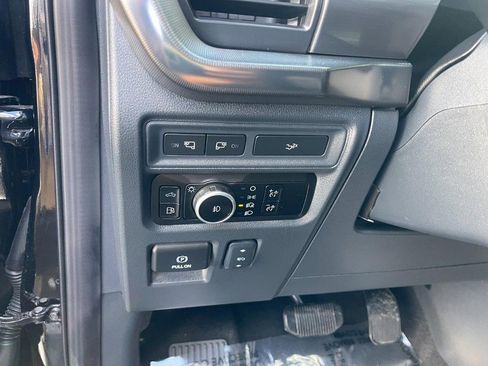 Used 2024 Ford F150 Lariat AWD/4WD image 26