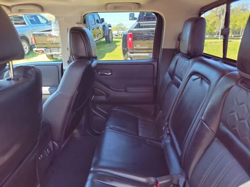 Used 2022 Nissan Frontier SV w/ SV Premium Package image 26