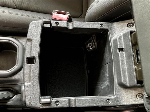 Used 2022 Jeep Wrangler Unlimited Sport AWD/4WD image 16