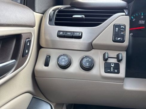 Used 2017 GMC Yukon Denali image 15