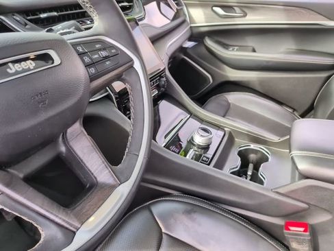 Used 2023 Jeep Grand Cherokee 4WD 4xe w/ Luxury Tech Group II image 32