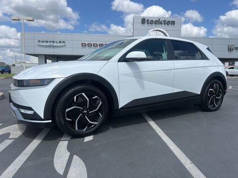 Used 2024 Hyundai Ioniq 5 SE RWD image 1