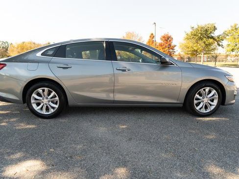 Used 2023 Chevrolet Malibu LT image 2