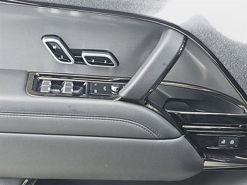 Used 2023 Land Rover Range Rover Sport SE Dynamic image 29