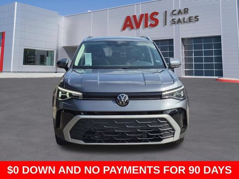 Used 2025 Volkswagen Taos SE FWD image 2