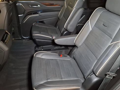 Certified 2024 Cadillac Escalade Premium Luxury AWD/4WD image 19