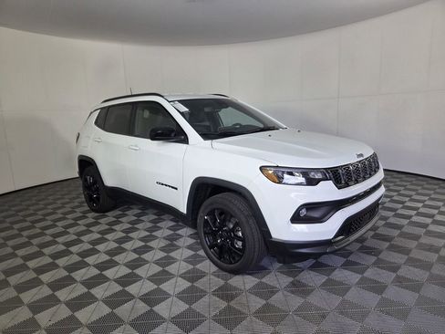 New 2026 Jeep Compass Latitude image 2