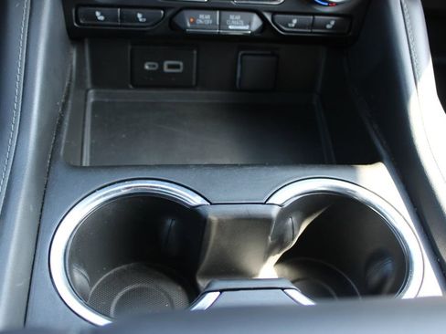 Used 2022 Chevrolet Suburban Z71 image 44