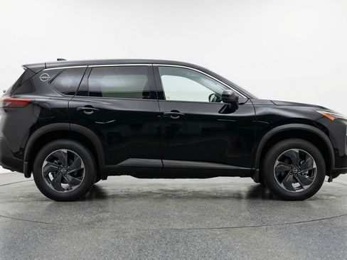 Used 2025 Nissan Rogue SV image 11