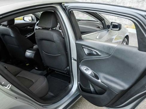 Used 2025 Chevrolet Malibu RS image 16