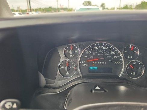 Used 2017 Chevrolet Express 2500 RWD image 13