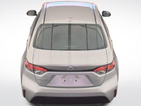 Used 2024 Toyota Corolla LE FWD image 10