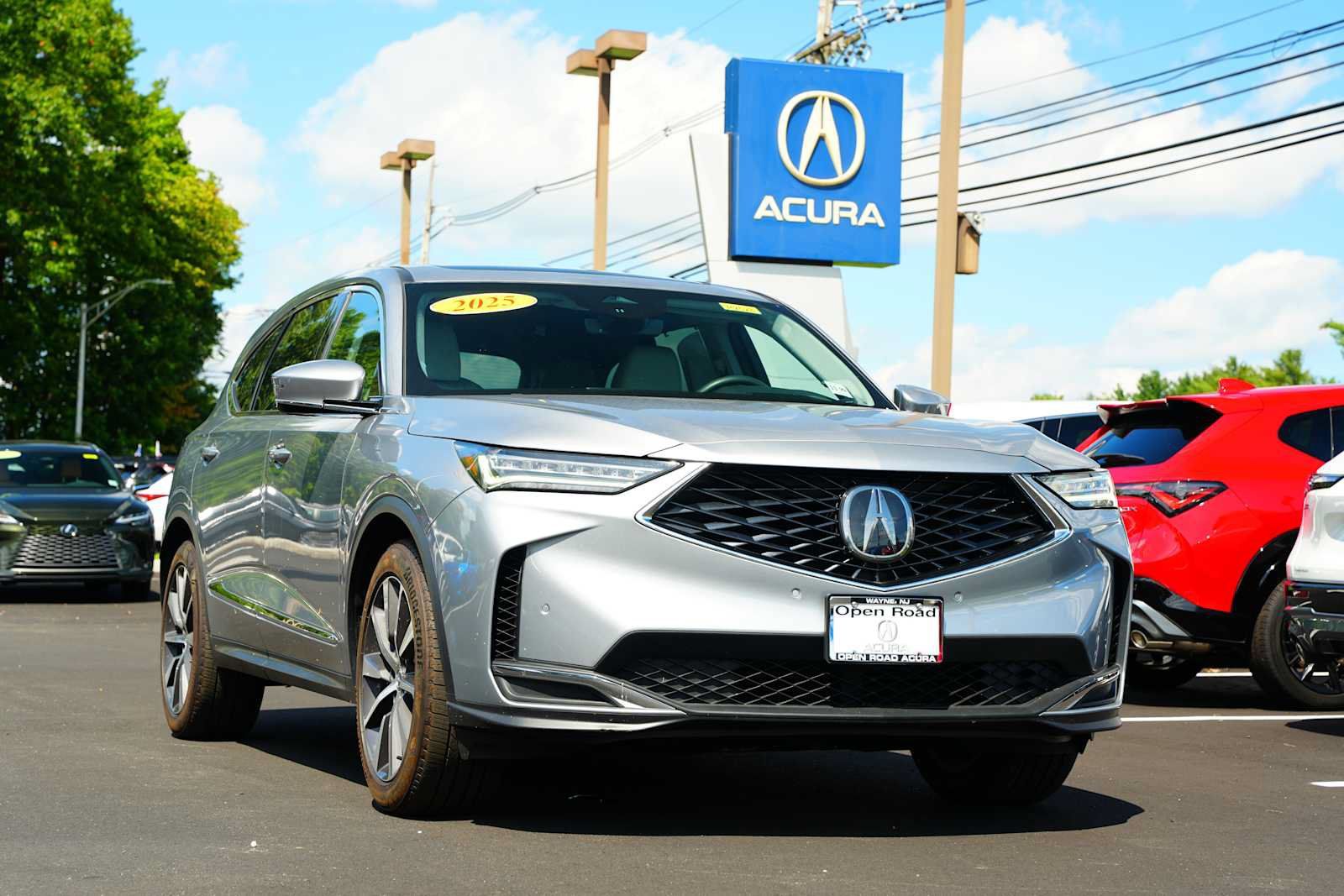 Certified 2025 Acura MDX w/ Technology Package AWD/4WD image 1