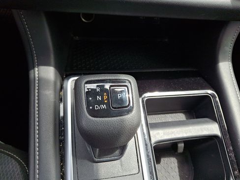 Used 2024 Nissan Pathfinder SV w/ SV Premium Package AWD/4WD image 18