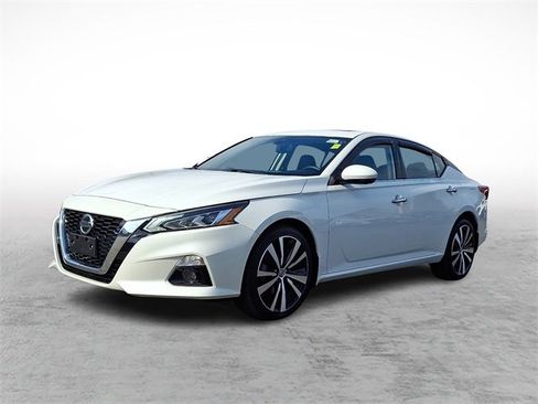 Used 2021 Nissan Altima 2.5 Platinum image 3