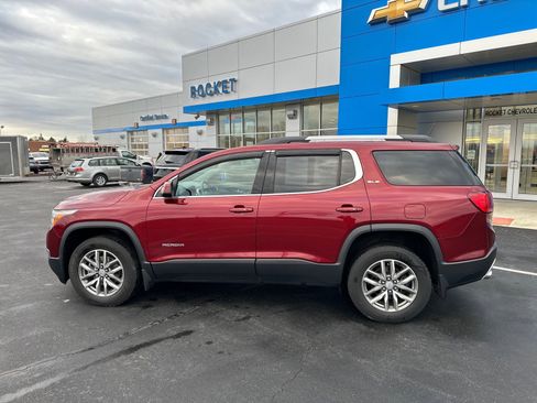 Used 2017 GMC Acadia SLE image 8