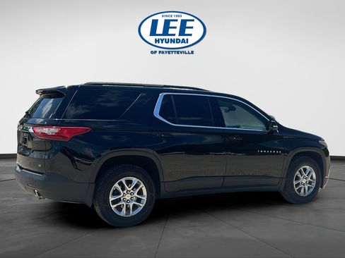 Used 2020 Chevrolet Traverse LT FWD image 3