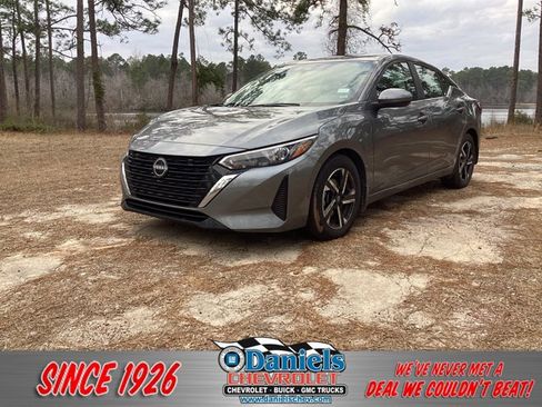 Used 2024 Nissan Sentra SV image 1