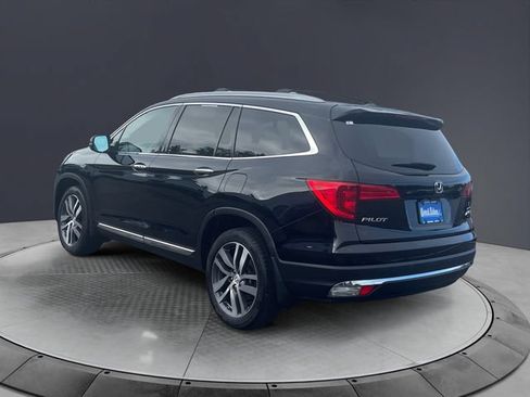 Used 2018 Honda Pilot Touring image 3