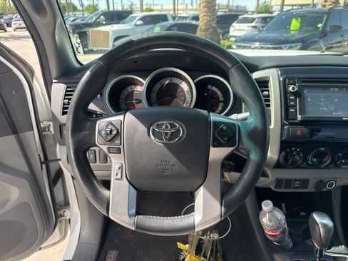 Used 2015 Toyota Tacoma PreRunner w/ SR5 Package image 11