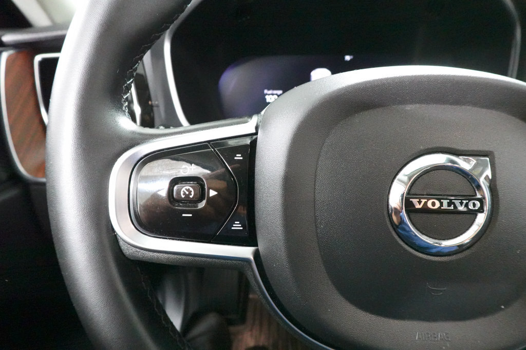 Used 2023 Volvo XC60 B5 Ultimate w/ Climate Package AWD/4WD image 12