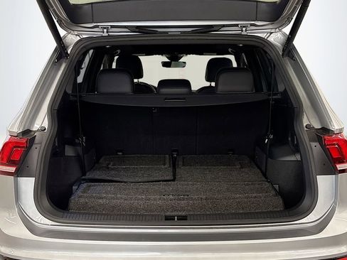 Used 2022 Volkswagen Tiguan SE R-Line FWD image 22