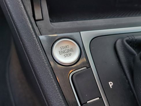 Used 2021 Volkswagen Golf 4-Door image 26