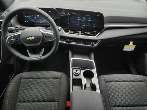 New 2026 Chevrolet Equinox LT w/ Safety and Technology Package FWD image 18