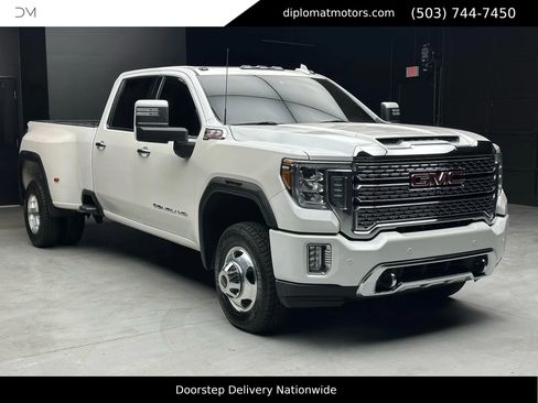 Used 2020 GMC Sierra 3500 Denali w/ Denali Ultimate Package image 9