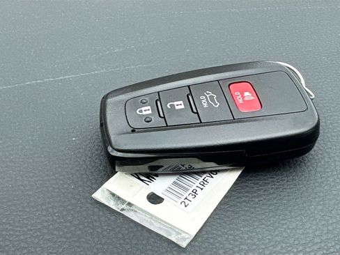 Used 2019 Toyota RAV4 XLE AWD/4WD image 32