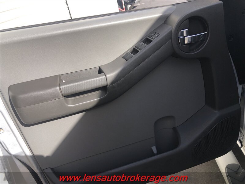 Used 2010 Nissan Xterra S AWD/4WD image 9
