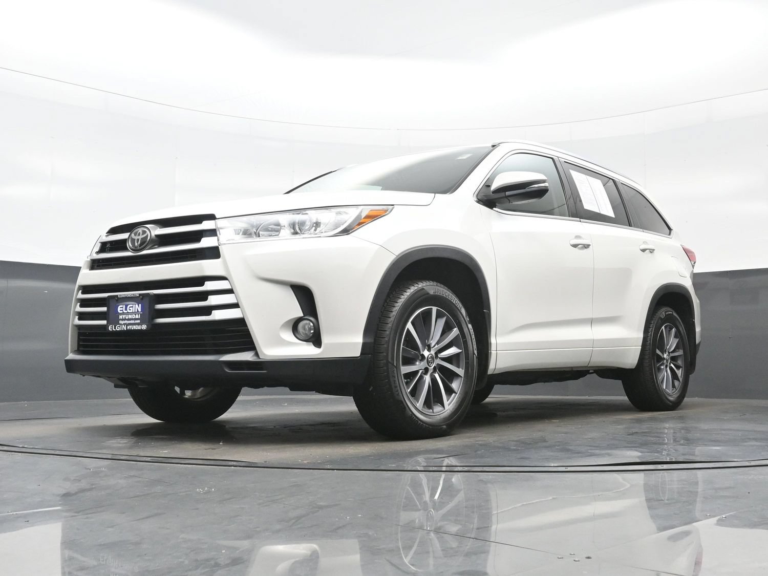 Used 2017 Toyota Highlander XLE AWD/4WD image 29