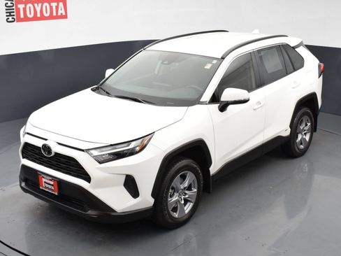 Used 2025 Toyota RAV4 LE AWD/4WD image 23