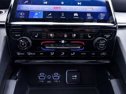 Used 2024 Jeep Grand Cherokee L Limited w/ Luxury Tech Group II image 22