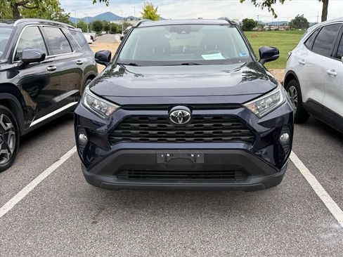 Used 2020 Toyota RAV4 XLE w/ Convenience Package AWD/4WD image 5