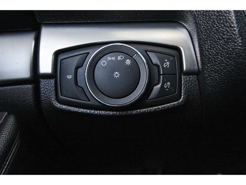 Used 2018 Ford Explorer XLT FWD image 20