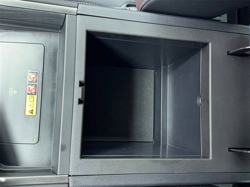 Used 2025 Lexus GX 550 image 32