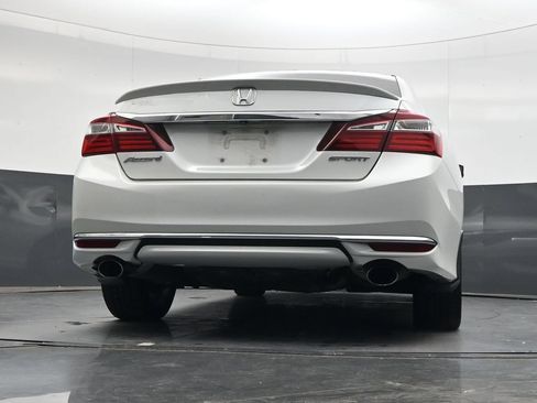 Used 2017 Honda Accord Sport image 37