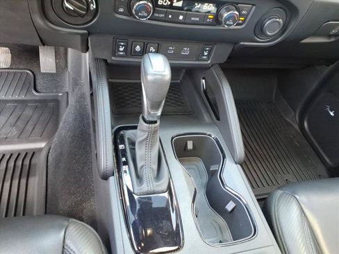 Used 2022 Nissan Frontier PRO-4X w/ Pro-4X Premium Package AWD/4WD image 16
