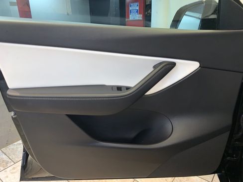 Used 2021 Tesla Model Y Performance AWD/4WD image 19