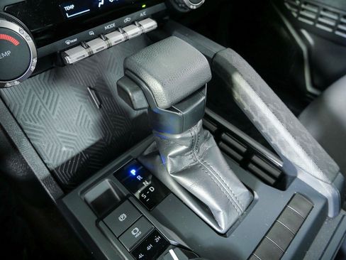 Used 2025 Toyota Tacoma SR AWD/4WD image 15