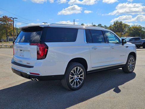 New 2026 GMC Yukon XL Denali w/ Sun & Power Step Package image 6