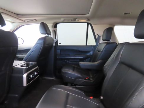 Used 2023 Ford Expedition XLT RWD image 16