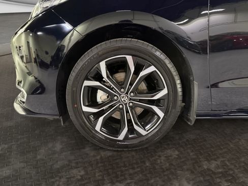 Used 2025 Toyota Sienna Platinum FWD image 21