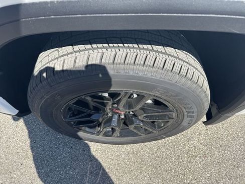 New 2026 GMC Sierra 1500 Elevation image 10