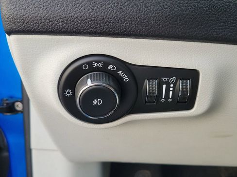 Used 2018 Jeep Compass Latitude image 21